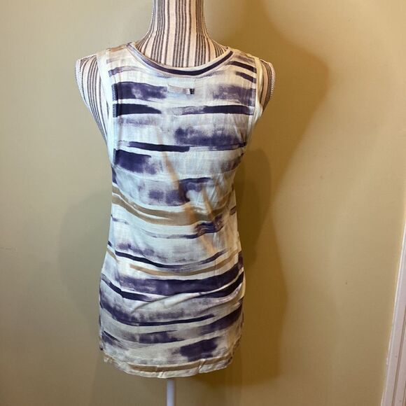 SIMPLY Vera, Vera Wang tank. Small. - Picture 3 of 7
